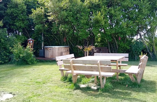 Carrig-on Bannow Apartment | Cozy vacation apartment - just a few minutes from the beach