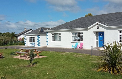 Carrig-on Bannow Apartment | Cozy vacation apartment - just a few minutes from the beach