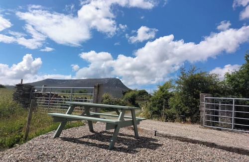 Glenveagh Cottage | Creeslough 2-Bed Cottage, Sleeps 4 & Pet Friendly
