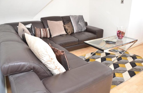 Crystal Palace Apartment | Crystal Palace Apartment