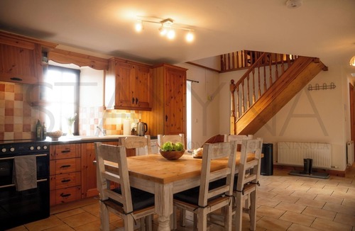 Dingle House | D|ingle Farm House 3 bedroom home