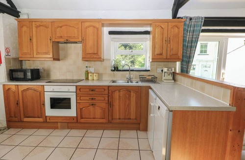 Blaencwm Cottage | DAFFODIL COTTAGE, pet friendly, with a garden in Blaencwm