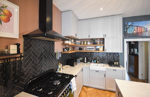 Clifton Apartment | Dazzling 1 Bed Apartment in Clifton