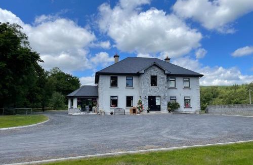 Cahir Bed & Breakfast | Deerbrook House B&B