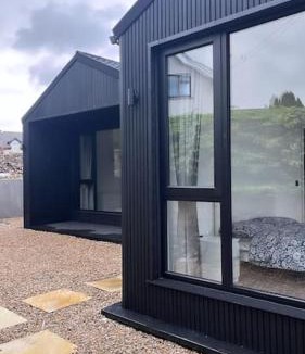 Cashel Villa | Deerpark 3 bed semi Sleeps 6 & Optional extra outdoor sauna