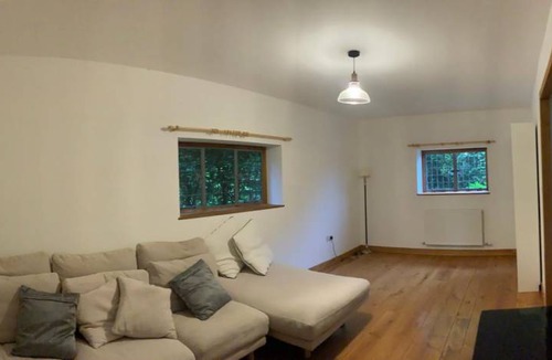 Edenbridge House | Delightful 4BD Home full of Flair Edenbridge Kent