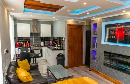 Bradford Apartment | Deluxe Studio Apartment