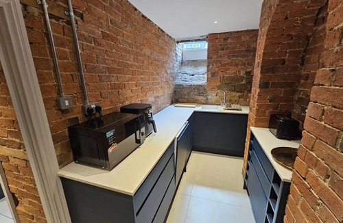 Northampton Apartment | Derngate Basement Apartment