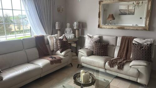 Emyvale House | Dernvale House - Double Room - sleeps 2