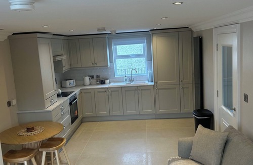 Londonderry Apartment | Derry City Apartment (walking distance to city centre and local amenities)