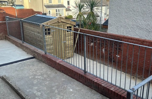 Londonderry Apartment | Derry City Apartment (walking distance to city centre and local amenities)