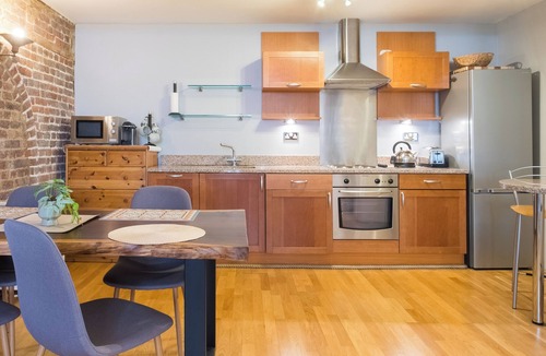 Cathedrals Apartment | Designer Warehouse Two Bedrooms Converted, London Bridge