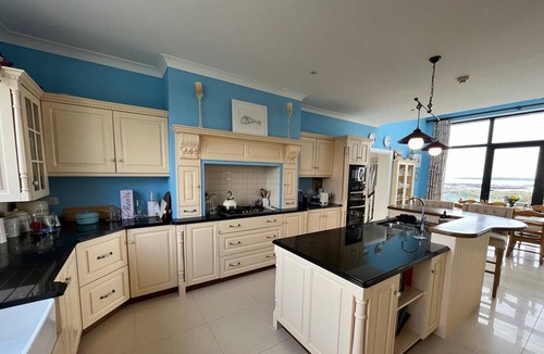 Ballyconneely House | Doleen House - sleeps 15 guests in 6 bedrooms