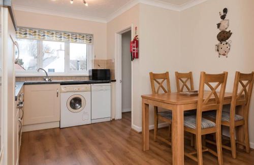 Lydstep House | Dolphin Cottage - Uk6733