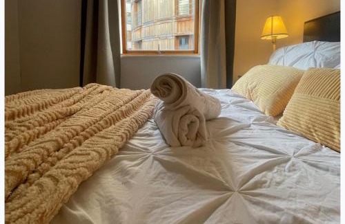 North Wall Apartment | Dublin Centre 2-Bed Apt Sleeps 6 near Attractions