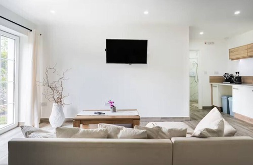 Trim Apartment | Eagle’s Nest is your perfect home away from home.
