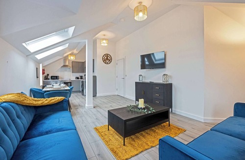 Belfast Apartment | East Village 1-Bed Penthouse | Roof Terrace