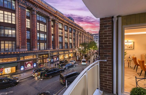 Knightsbridge Condo | Elegant 2BD Knightsbridge Retreat Steps from Harrods