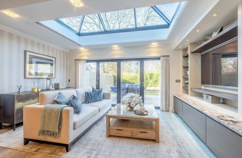 Runnymede House | Elegant 4-Bed |Private Garden |Parking By Tempstay