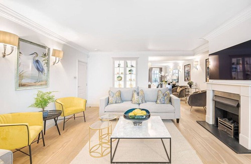 Knightsbridge House | Elegant 4-Bedroom London Residence in Prestigious Belgravia
