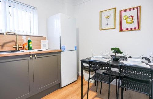 Bathgate House | Elm House