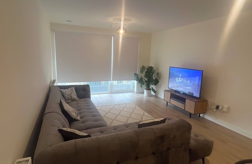 Donaghmede Apartment | Ensuite Modern Bedroom