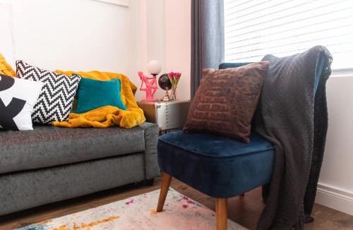Belfast House | Entire family home , large rear garden, free parking, fast WI-FI