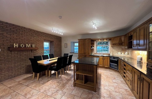Donore House | Entire home,Meath Ireland 10guests 5 Bedrooms 2.5 baths 30 min Dublin Airport
