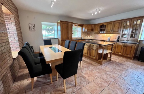 Donore House | Entire home,Meath Ireland 10guests 5 Bedrooms 2.5 baths 30 min Dublin Airport