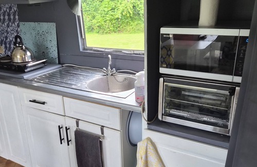 Crumlin House | EXCLUSIVE MOBILE HOME BASED IN COUNTRYSIDE BUT CLOSE TO AIRPORT AND TOWNS