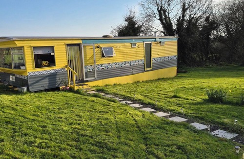 Crumlin House | EXCLUSIVE MOBILE HOME BASED IN COUNTRYSIDE BUT CLOSE TO AIRPORT AND TOWNS