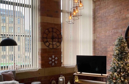 Shipley Apartment | Exposed brickwork, beautiful decor and well located for Saltaire