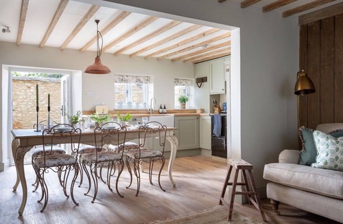 Bourton-on-the-Water Cottage | Exquisite 18th Century Cottage in a Picture-Perfect Village