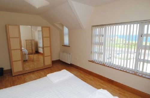 Portrush House | Fabulous house stunning sea & golf views /excellent location NITB approved