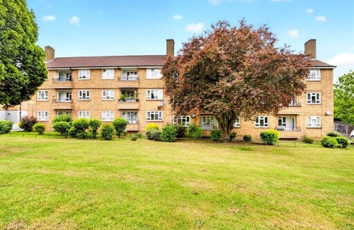Thurlow Park Apartment | Family-friendly 2-bed apartment near station, sleeps 5