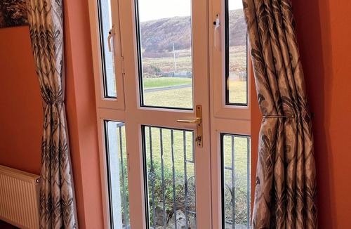 Doolin Apartment | Fantastic Loft Apartment with Ocean Views 5 mins from Cliffs of Moher and Doolin