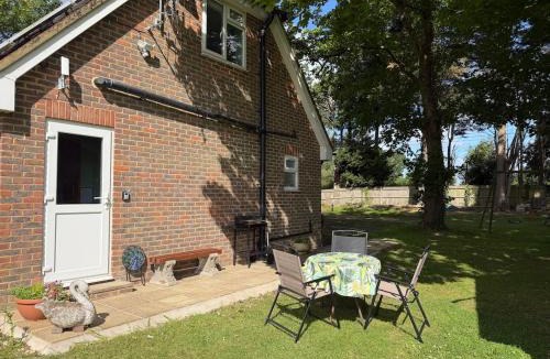 Bexhill-on-Sea Apartment | Fermain Lodge Countryside retreat, Peaceful Apartment with Gated Parking
