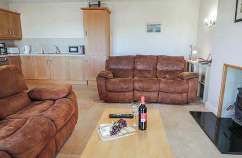Strabane Cottage | FINN COTTAGE, pet friendly, with open fire in Strabane