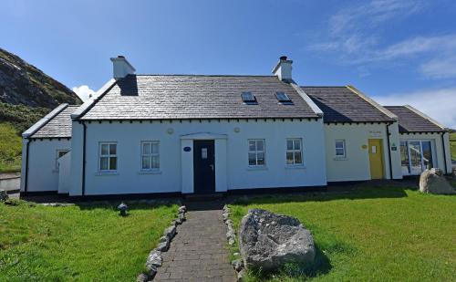 Downings House | Fishermans Village with Sea Views