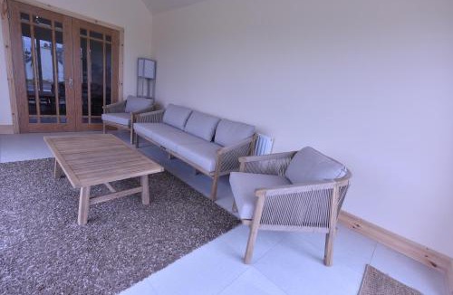Downings House | Fishermans Village with Sea Views