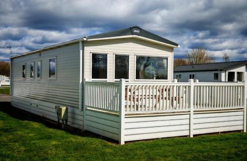 Kirby Misperton House | Flamingo Land Cedar Wood 118