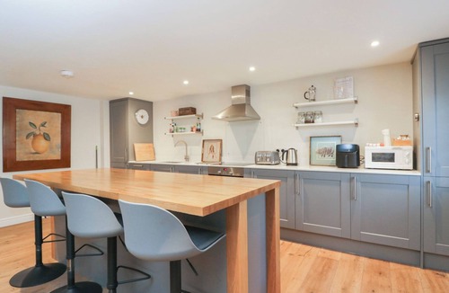 Tetbury Cottage | FLAT 6, pet friendly, character holiday cottage in Tetbury