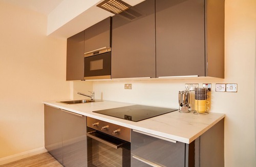 Courtfield Apartment | FLAT 609 - ROLAND HOUSE in London