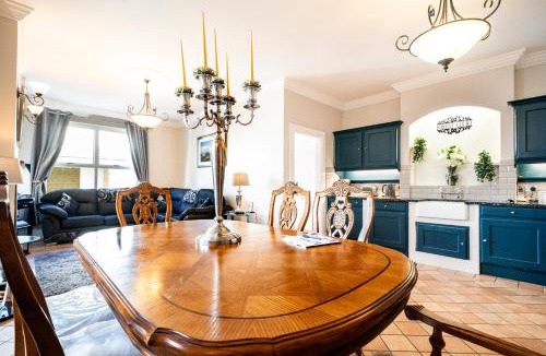 Castlewellan House | Forest Court