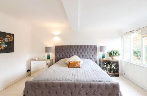 Farnham Common Villa | Forest Getaway Retreat