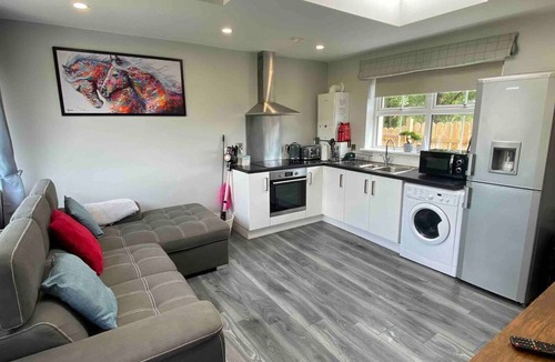 Coleraine Apartment | Forest View Cottage - Private Hot Tub