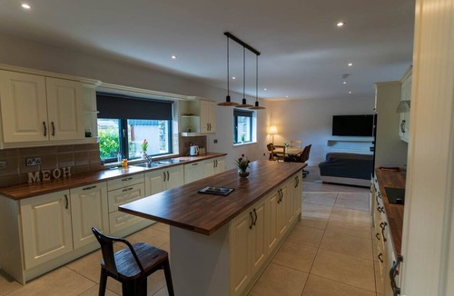 Aghadoe House | Fossa Retreat - Modern 3 bed house Killarney
