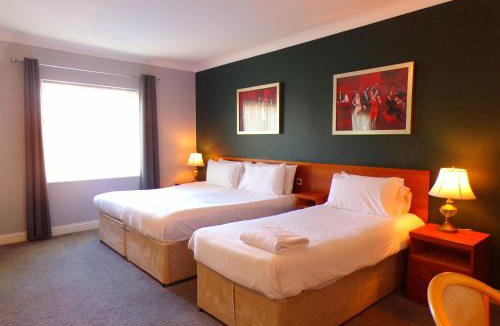 Brent Knoll House | Fox and Goose Inn
