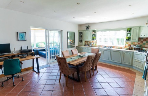 Knightstown House | Foxhill Valentia – Scenic Coastal Retreat on the Wild Atlantic Way with Stunning Island Views