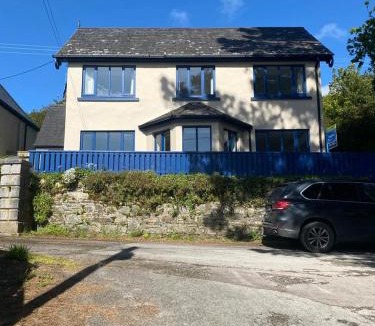 Glandore House | Fuchsia Cottage Glandore